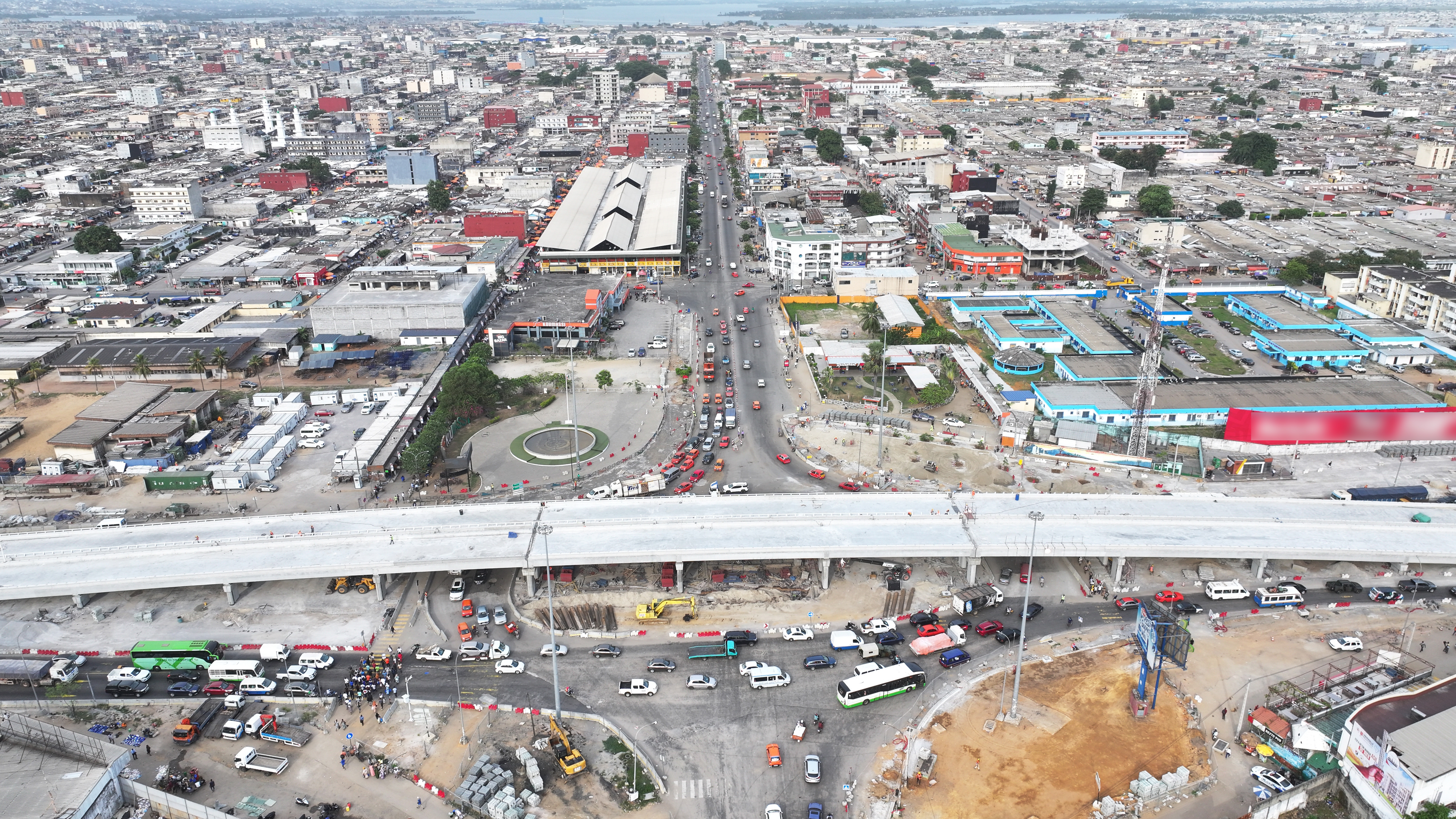 Projet Abidjan Transport : Les travaux de construction de l'Ã©changeur du Grand Carrefour de Koumassi avancent bien